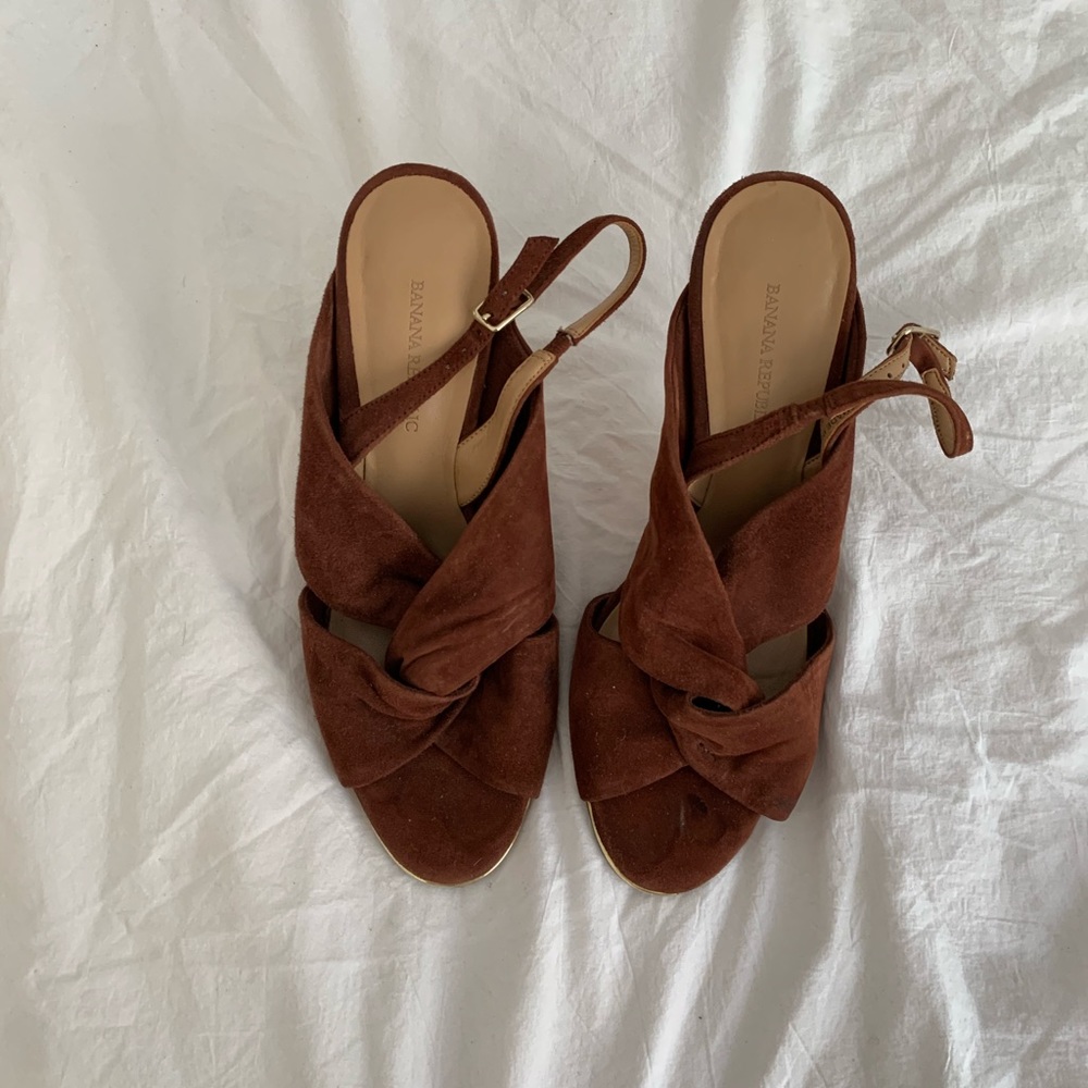 Banana Republic Cross Knot Suede Heels